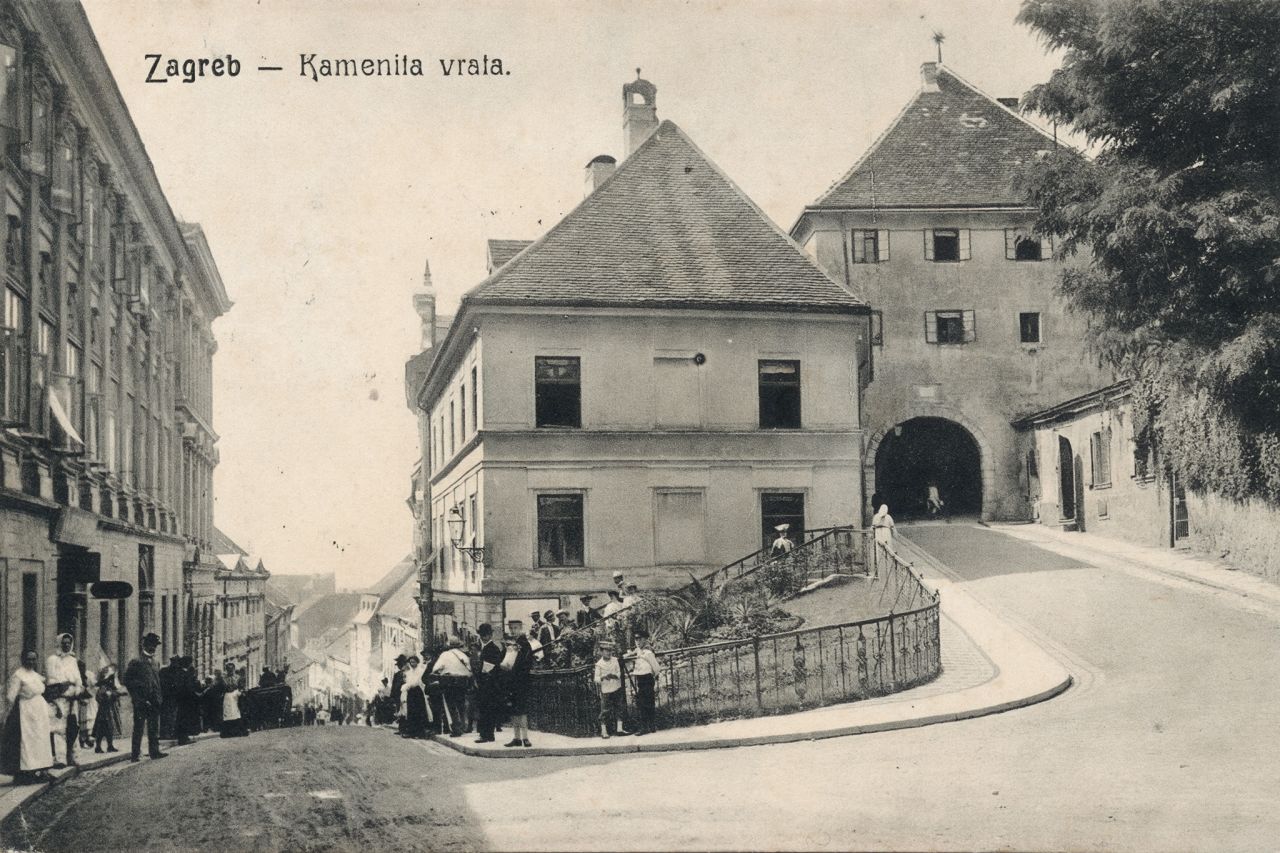 Duga ulica (današnja ulica Pavla Radića) i Kamenita vrata oko 1905. godine